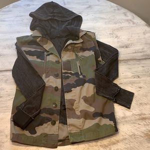 NWOT🎖Boutique Distressed Military Shacket🎖